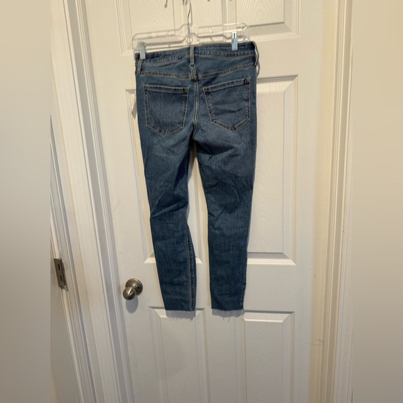 NWT Old Navy Mid-Rise Rockstar Super-Skinny Ankle Jeans Size 2. - Picture 3 of 7